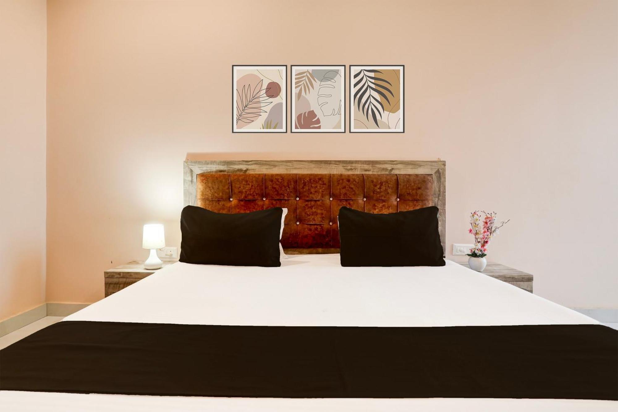 Hotel O Rana Hotel & Restaurant Mirát Kültér fotó